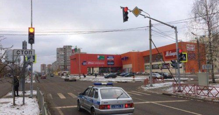 В Заволжском районе Ярославля заработал новый светофор 