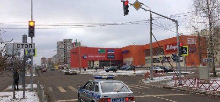 В Заволжском районе Ярославля заработал новый светофор 