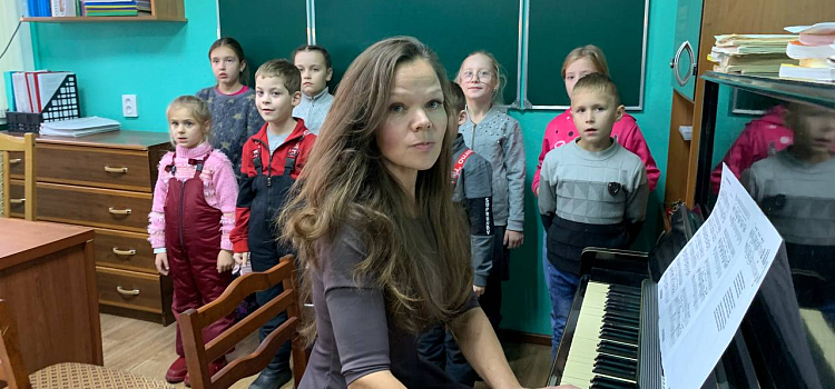 В Любимском районе в рамках нацпроекта отремонтировали детскую музыкальную школу_227915