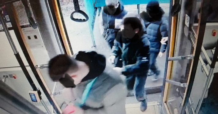 В Ярославле перевозчик подал заявление в полицию на вандалов, разрисовавших автобус