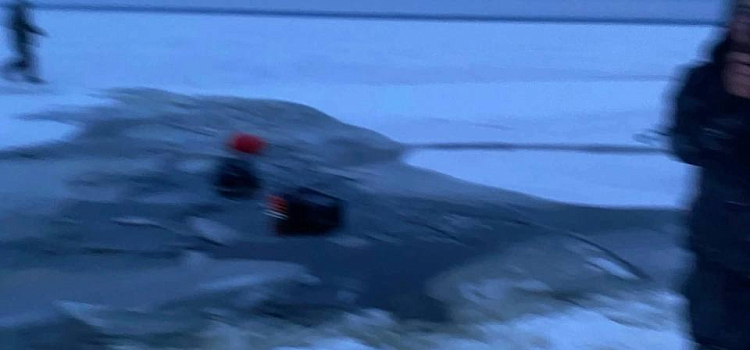В Ярославской области двое рыбаков едва не погибли, провалившись под лед_228529