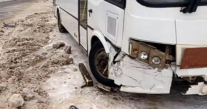 В Ярославской области автобус попал в тройное ДТП