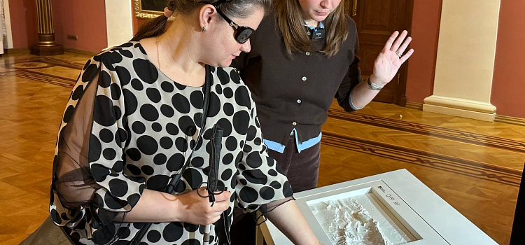 Теперь в Ярославском художественном музее можно прикоснуться к картинам_307554