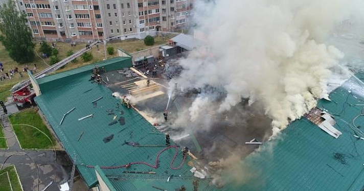 «В квартирах стоял невыносимый запах гари»: пожар в «Лотосе» потушили только глубокой ночью_216445