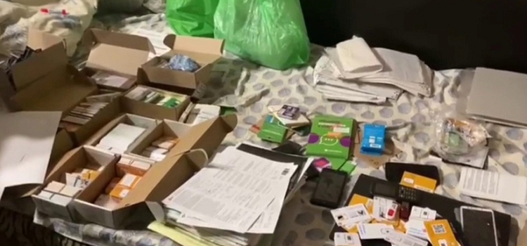 Сотрудники ФСБ задержали преступников из Ярославской области, которые незаконно продавали сим-карты