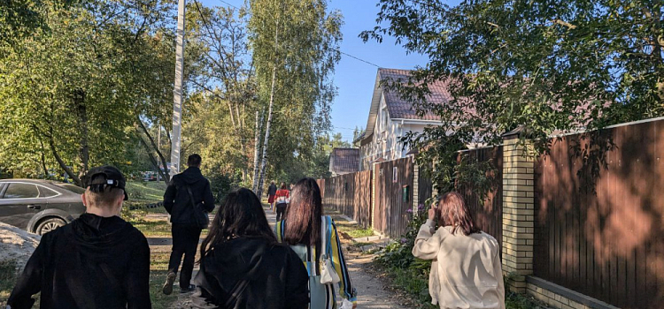 «Встали» намертво: ярославцам утром пришлось обходить пробки пешком