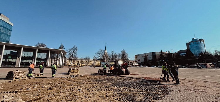 Сад с видеоэкраном: в Ярославле началось благоустройство площади Труда_294297