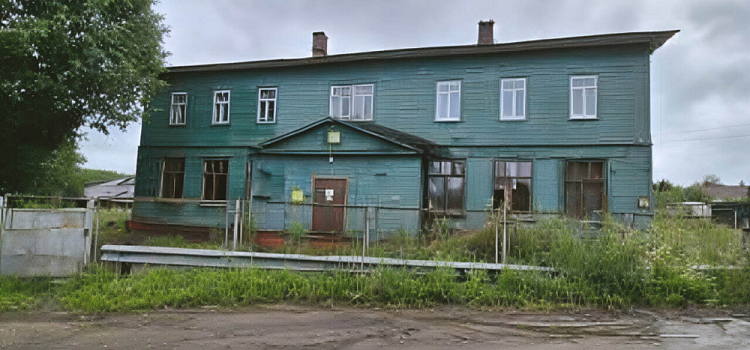 В ярославском селе выставили на продажу здание бывшей школы