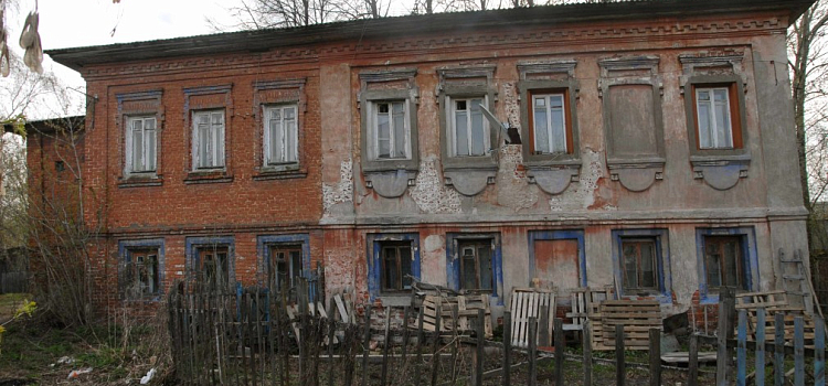 Редкий образец постройки в стиле барокко: в Ярославле продадут двухвековой дом за рубль_251599