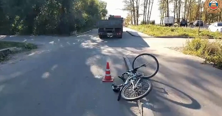В Ярославской области КамАЗ насмерть сбил велосипедиста