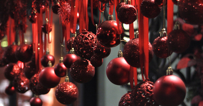 Новогодние подарки в Ярославле: где найти уникальные сувениры, изделия ремесленников и локальные бренды