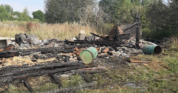 87-летняя женщина погибла при пожаре в Ярославской области_165540