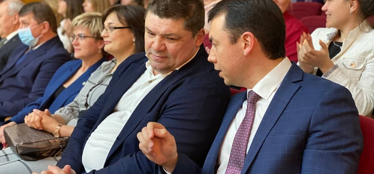 Андрей Коваленко: Строительство Ледового Дворца в Тутаеве отвечает поручению президента