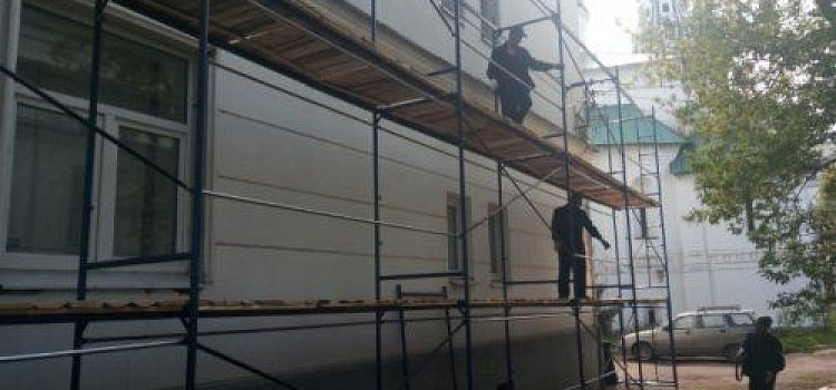 В зоне ЮНЕСКО Ярославля начали ремонт фасадов домов: адреса работ