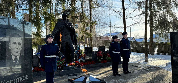 В посёлке Пречистое Ярославской области впервые зажгли Вечный Огонь_292577