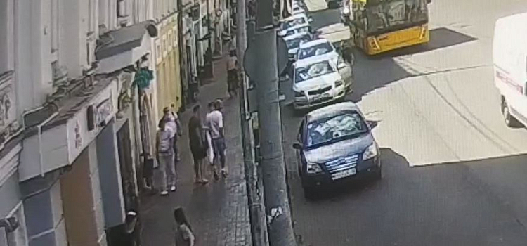 Суд вынес приговор ярославцу, облившему прохожего кислотой