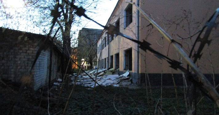 Ольга Мазанова потребовала проверить законность демонтажа здания бывшего детского сада завода синтетического каучука в Ярославле_157796