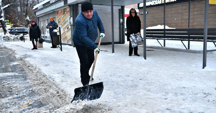 В Ярославле начали расторгать договоры с не убирающими снег хозяевами ларьков