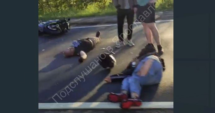 «Люди лежат на дороге»: очевидцы рассказали о ДТП на окружной дороге в Ярославле