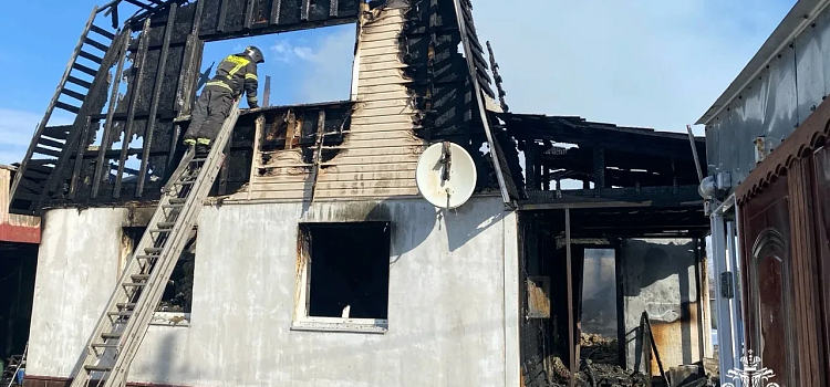 Требуется помощь: в деревне под Ярославлем пожар оставил семью без вещей и документов_313330