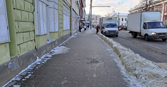 Ярославцы пожаловались на «смертоубийственные» тротуары с крупноформатной плиткой_265290