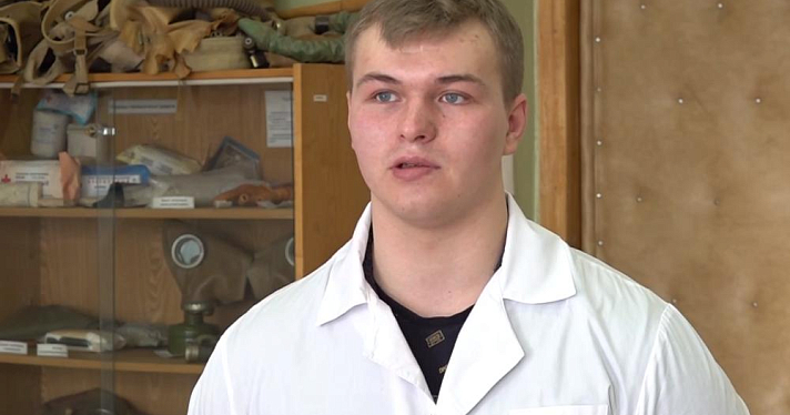 Студента-медика из Ярославля наградили медалью Министерства обороны