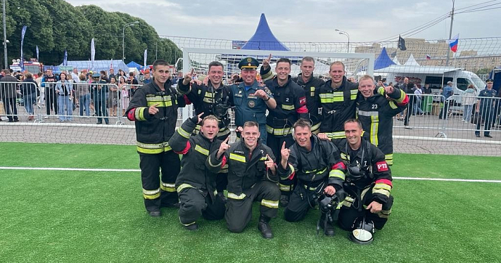 Ярославские спасатели выиграли турнир по футболу среди сотрудников МЧС_218861