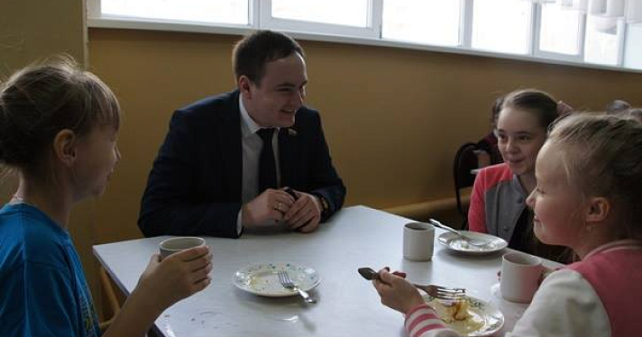 Депутаты областной Думы проверили систему школьного питания