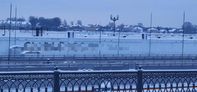 Уголовное дело и штраф 100 тысяч рублей: в Ярославле нашли вандала, разрисовавшего причал на набережной Волги