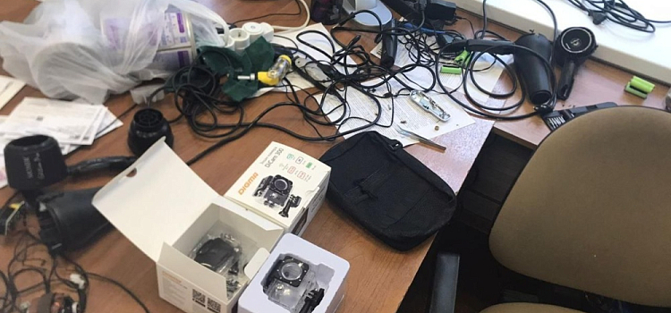В Ярославской области мужчина изготавливал сумки со скрытыми камерами