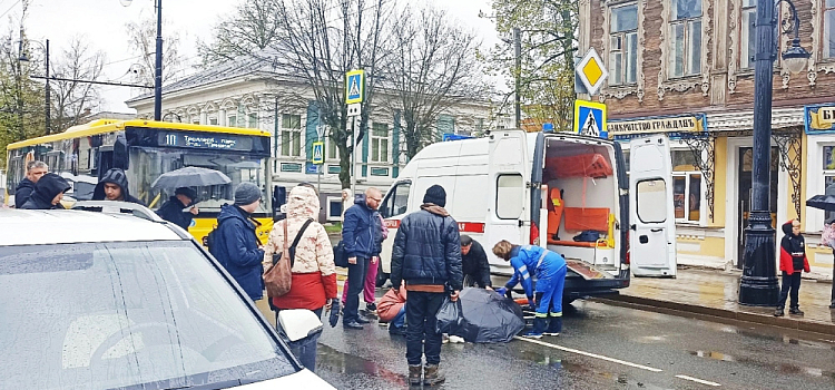 В центре Рыбинска насмерть сбили женщину