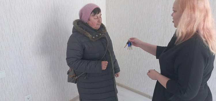 Ярославна получила ключи от квартиры, выигранной в викторине ФКГС «Поверь в мечту!»_267391