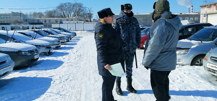 В Ярославле приставы, притворившись покупателями, арестовали машину автохама