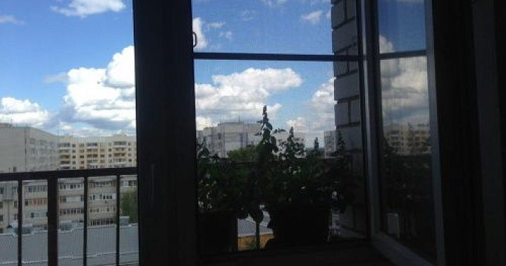 Из окна девятиэтажки в Ярославле выпала девочка, она в больнице