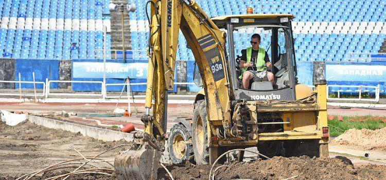В Ярославле на стадионе «Шинник» комиссия проверила ход ремонтных работ _119559