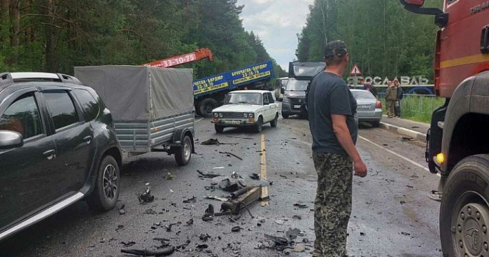 Под Ярославлем столкнулись четыре автомобиля