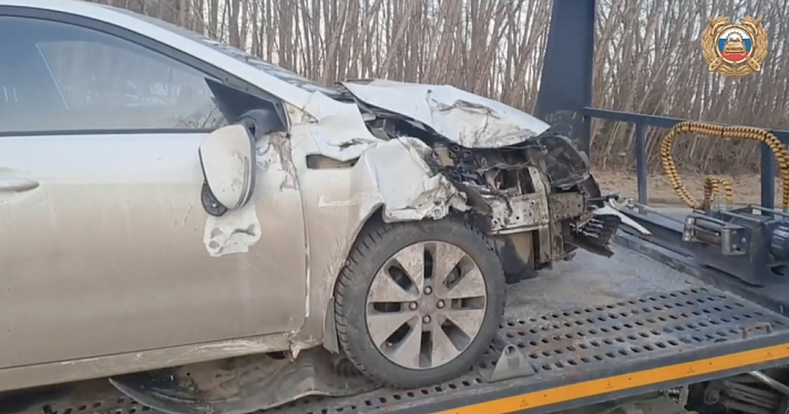 В Ярославской области столкнулись иномарка и трактор