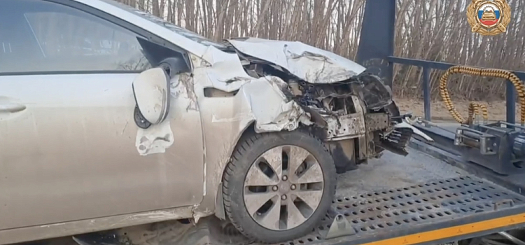 В Ярославской области столкнулись иномарка и трактор