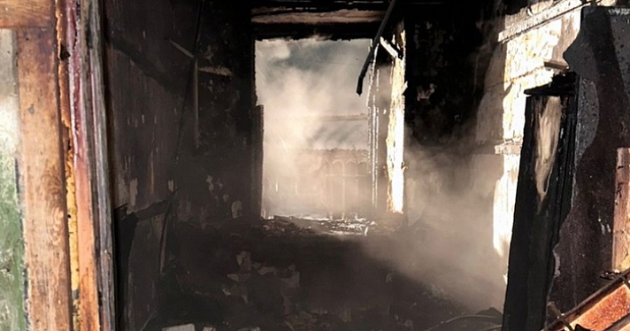 В Переславле при пожаре в многоквартирном доме погибла женщина_258859