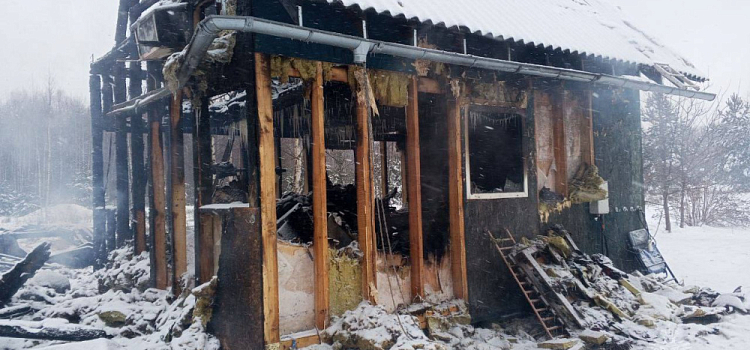 В Ярославской области сварщик заплатит за пожар, уничтоживший жилой дом и хозпостройку