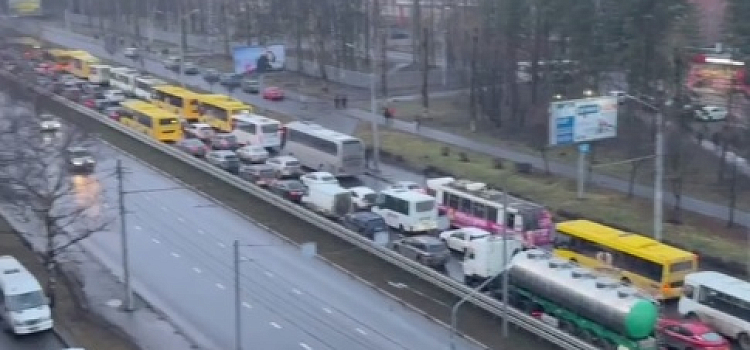 В Ярославле перекрыт Московский проспект: транспорт пущен в объезд