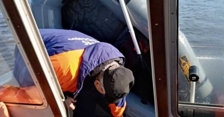 В Рыбинске МЧС спасли тонущего рыбака
