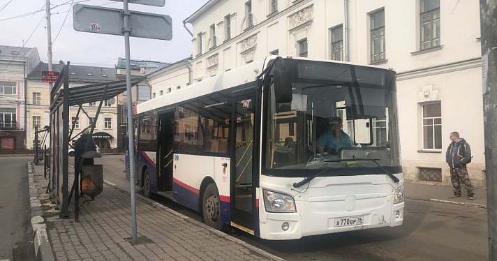 Зарплата до 60 тысяч: в Ярославле ищут на работу водителей общественного транспорта