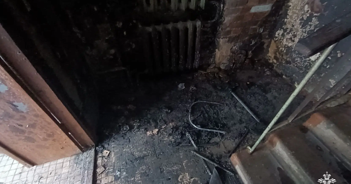 В Ярославле неизвестные подожгли вещи в двух подъездах многоэтажек