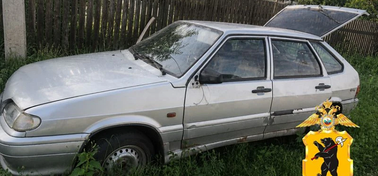 Двое подростков в деревне под Ярославлем разобрали чужой автомобиль