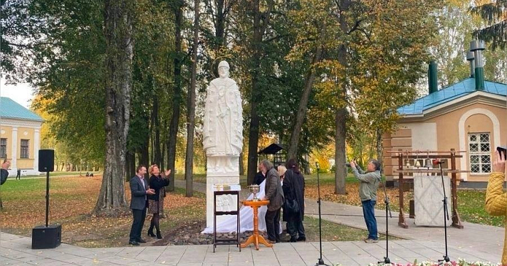 В Ярославской области установили и освятили памятник князю Андрею Большому