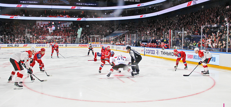 Ярославский «Локомотив» проиграл первый домашний матч четвертьфинала_267832