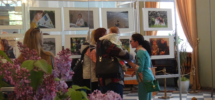 В музее-заповеднике открылась выставка «В объективе — Семья»_64946