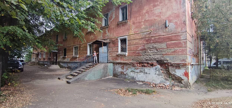В Ярославле уменьшили сроки расселения разрушающегося дома_282180