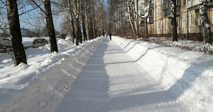 Ярославцы в спальном районе нашли идеально убранный тротуар